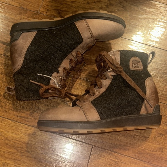SOREL Evie II NW Lace Boot - Tobacco/Black size 7.5 - Picture 8 of 9